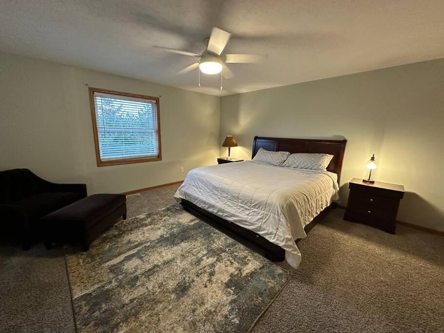 Inviting 3 Bed 2.5 Bath Townhome In Wadsworth Bagian luar foto