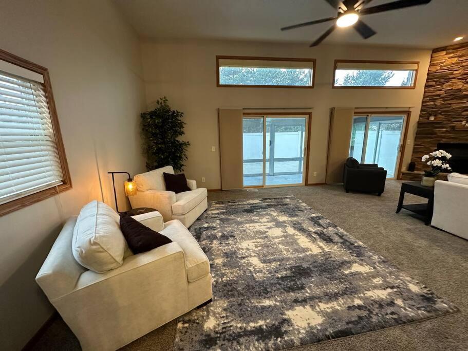 Inviting 3 Bed 2.5 Bath Townhome In Wadsworth Bagian luar foto