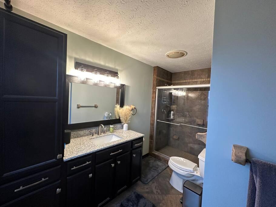 Inviting 3 Bed 2.5 Bath Townhome In Wadsworth Bagian luar foto