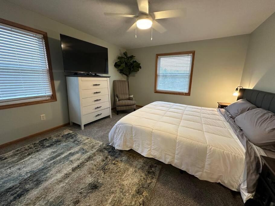 Inviting 3 Bed 2.5 Bath Townhome In Wadsworth Bagian luar foto