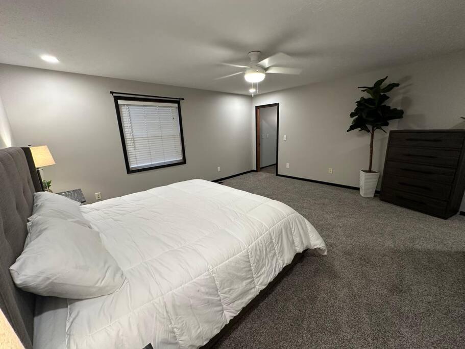 Inviting 3 Bed 2.5 Bath Townhome In Wadsworth Bagian luar foto