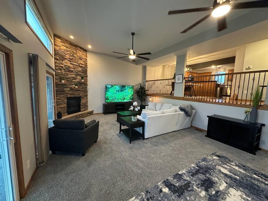 Inviting 3 Bed 2.5 Bath Townhome In Wadsworth Bagian luar foto